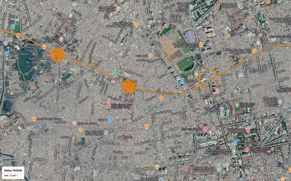 Khung số 12 cho thấy tuyến metro số 1 từ ga ngầm Lãnh Binh Thăng băng qua vùng giáp ranh quận 11 và quận 10